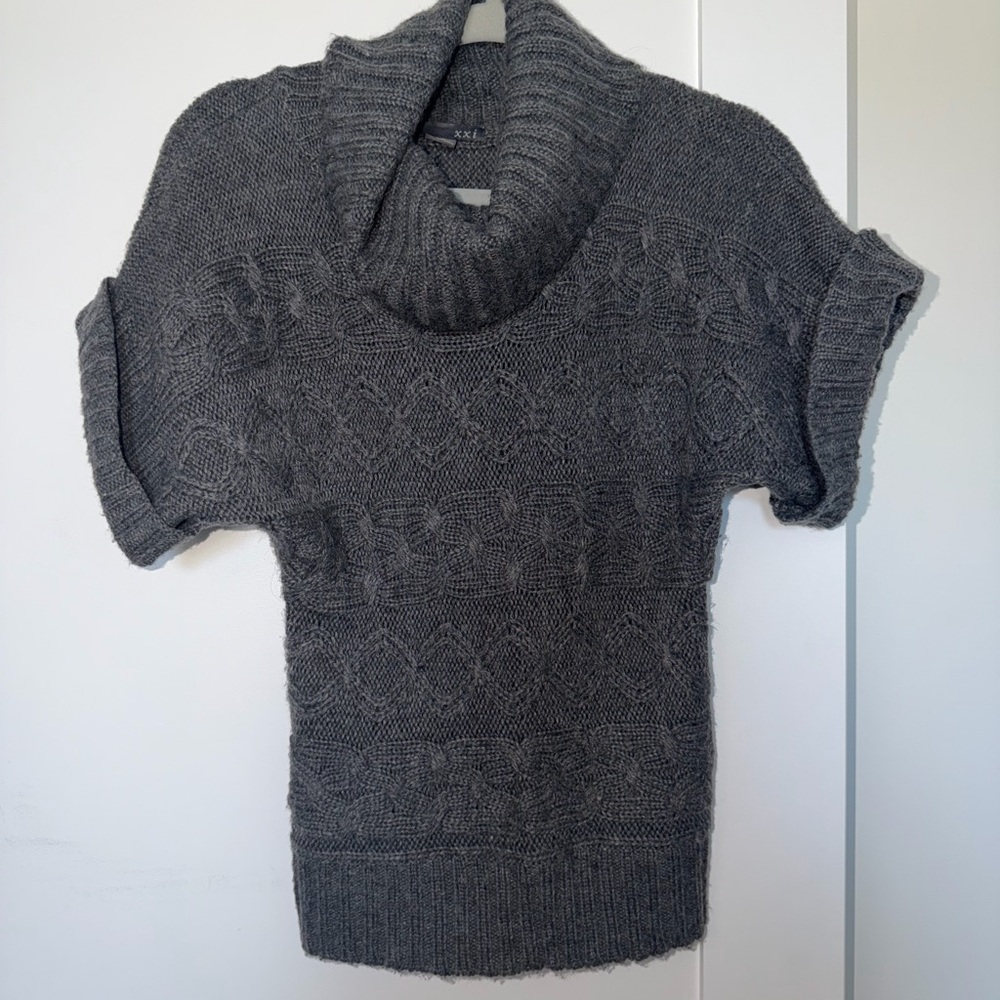 Forever 21 gray crochet short sleeve cowl neck sweater size small